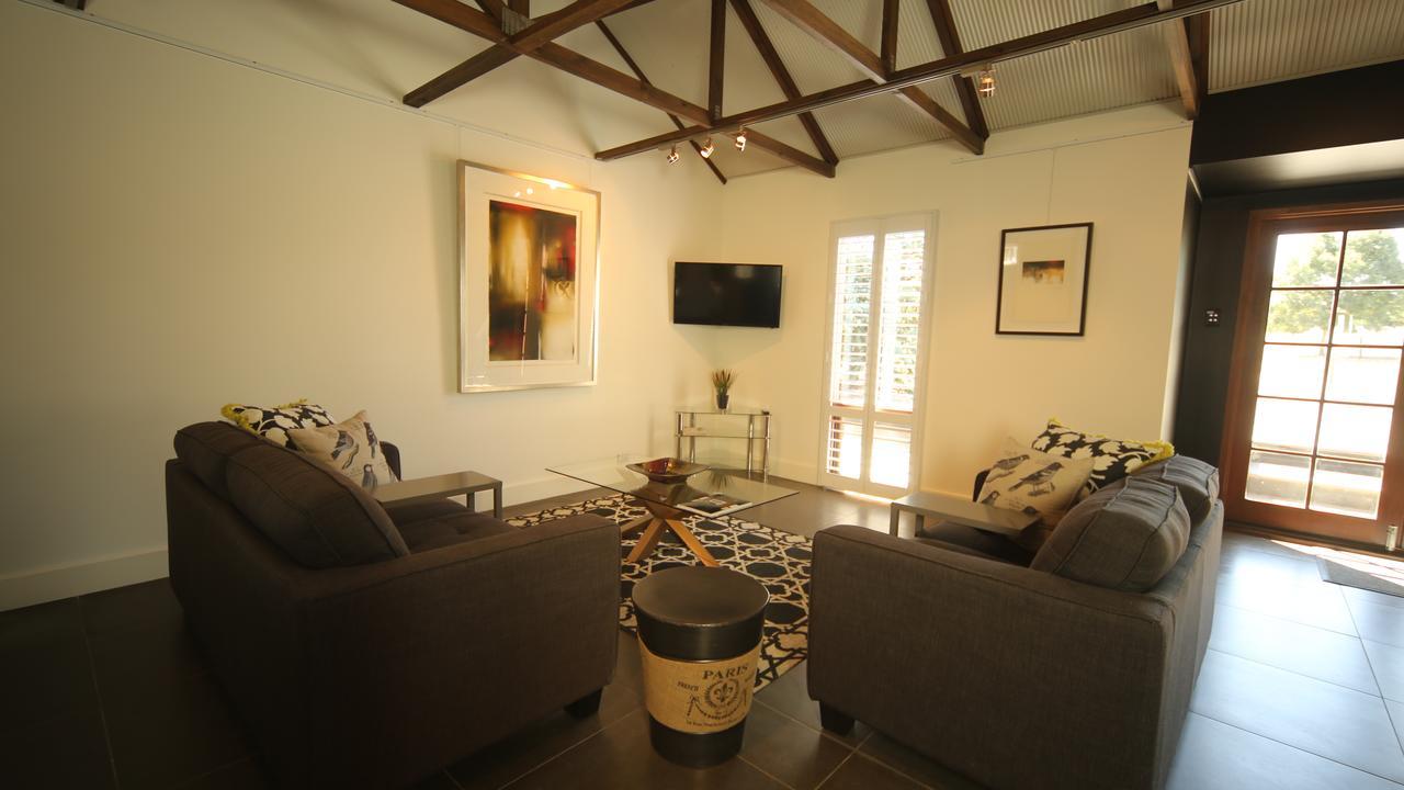 Irongate Studio B&B Mintaro Dış mekan fotoğraf
